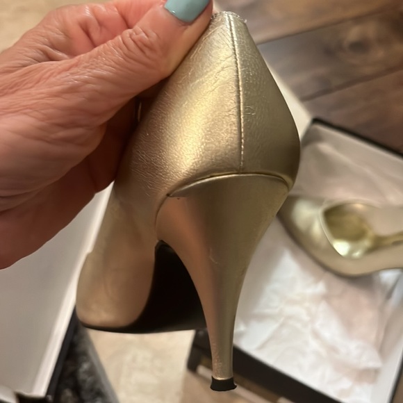 Gold pumps - Picture 2 of 6